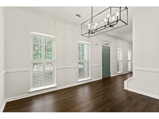 Photo of 1 Glencove Court