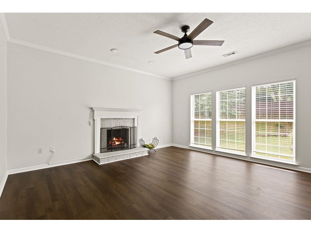Photo of 1 Glencove Court