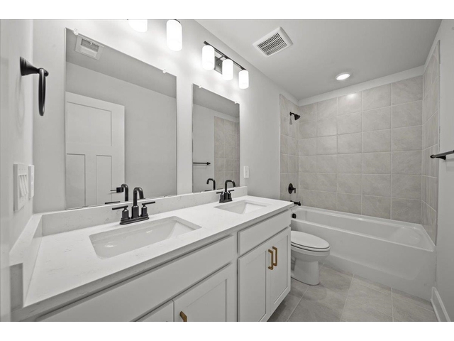 Photo of 136 Willoughby Way