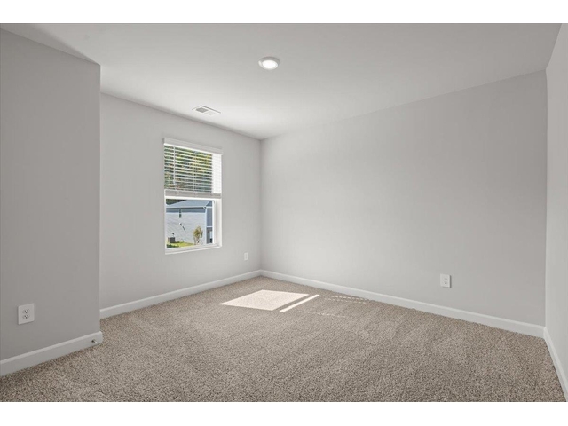 Photo of 884 Penfold Pointe