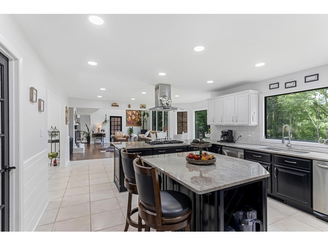 Photo of 106 Riverbank Court