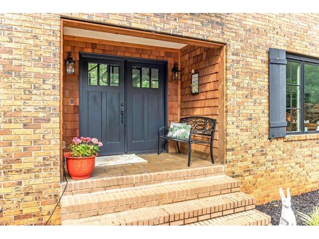 Photo of 106 Riverbank Court