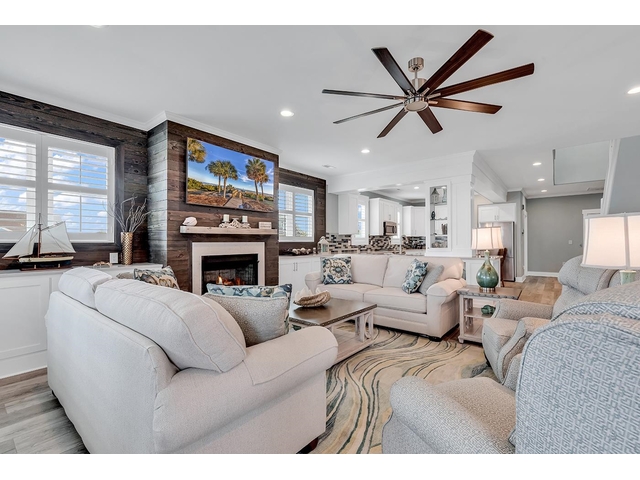 Photo of 310 N Ocean Boulevard Photo of 310 N Ocean Boulevard