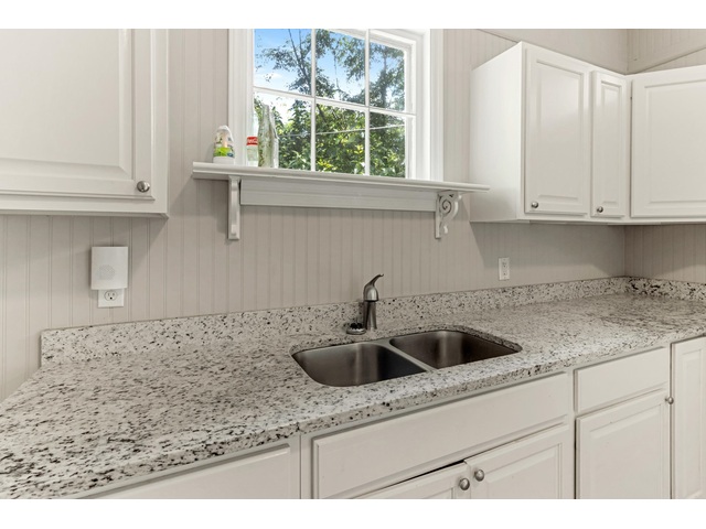 Photo of 472 Sloan Street