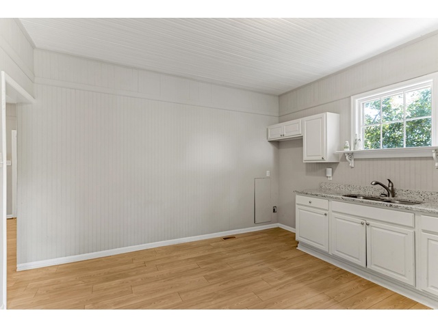 Photo of 472 Sloan Street