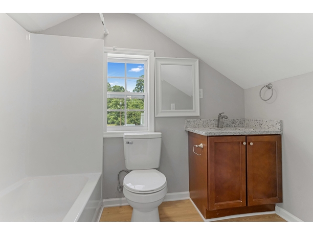 Photo of 472 Sloan Street
