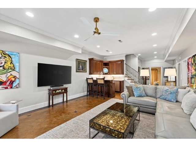 Photo of 823 Inverness Circle Photo of 823 Inverness Circle