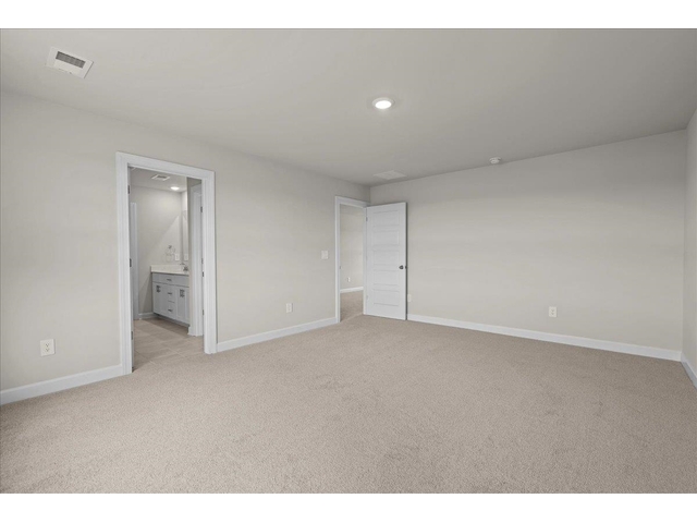 Photo of 563 Ward Wilson Trail