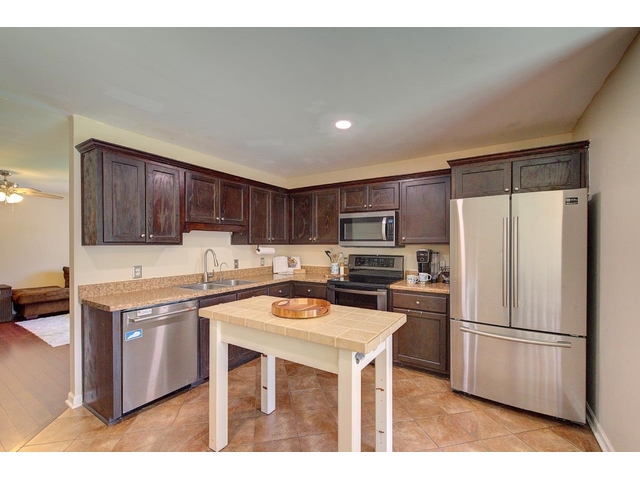 Photo of 517 Signal Hill Lane