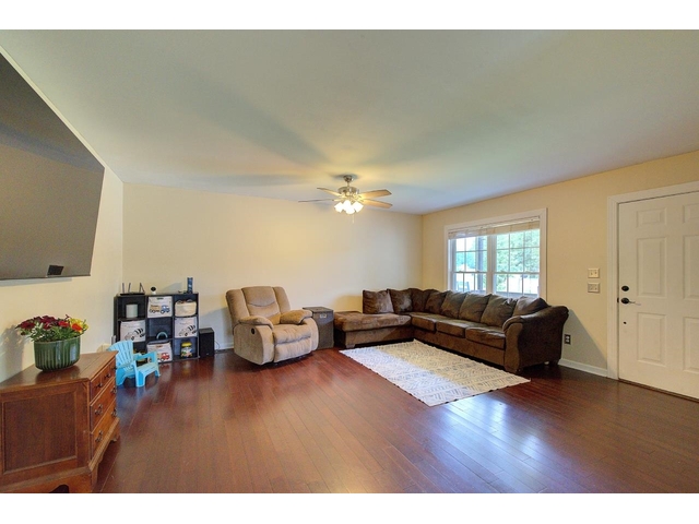 Photo of 517 Signal Hill Lane