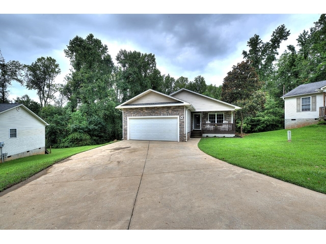 Photo of 517 Signal Hill Lane