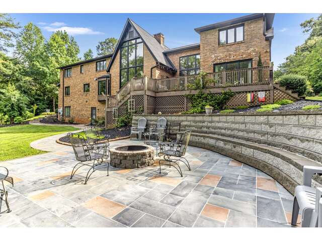 Photo of 106 Riverbank Court Photo of 106 Riverbank Court