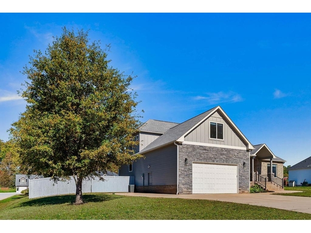 Photo of 338 Jordan Creek Road