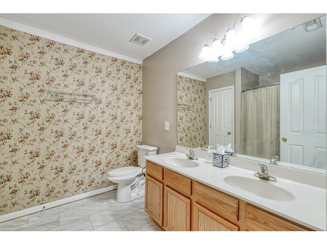 Photo of 469 Etowah Drive Photo of 469 Etowah Drive