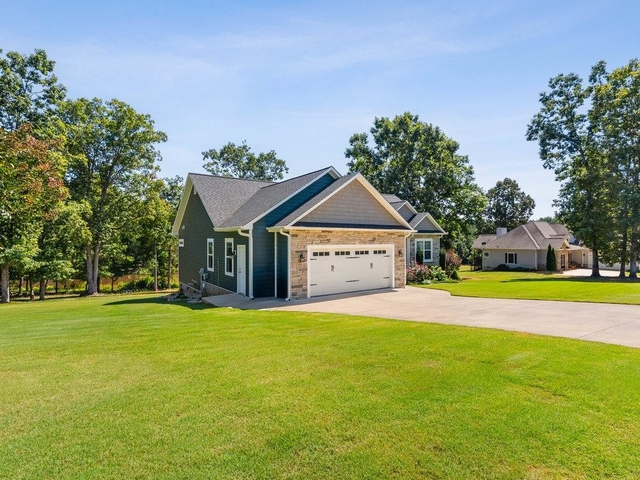 Photo of 215 Cane Creek Way