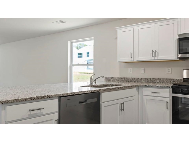 Photo of 678 Evaleigh Street