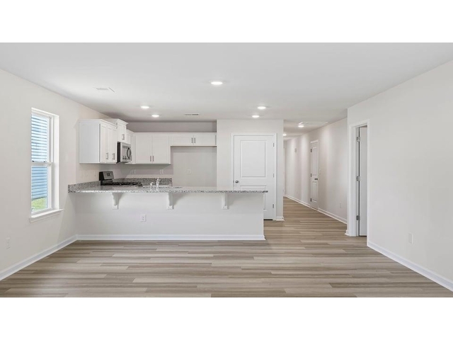 Photo of 678 Evaleigh Street