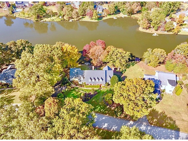 Photo of 317 E Killarney Lake