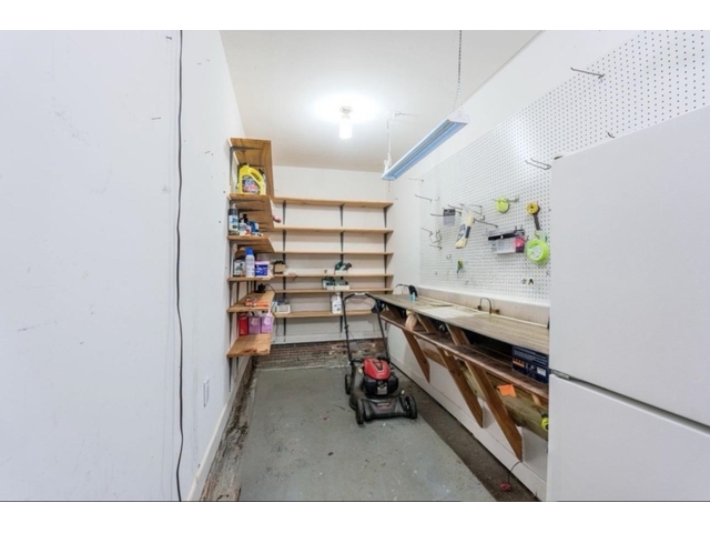 Photo of 317 E Killarney Lake