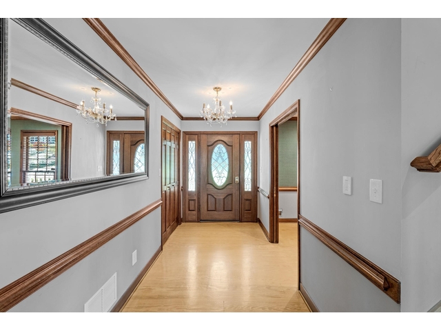 Photo of 317 E Killarney Lake