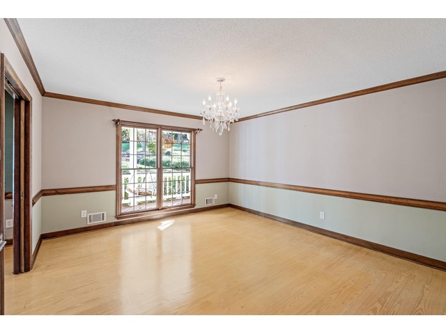 Photo of 317 E Killarney Lake