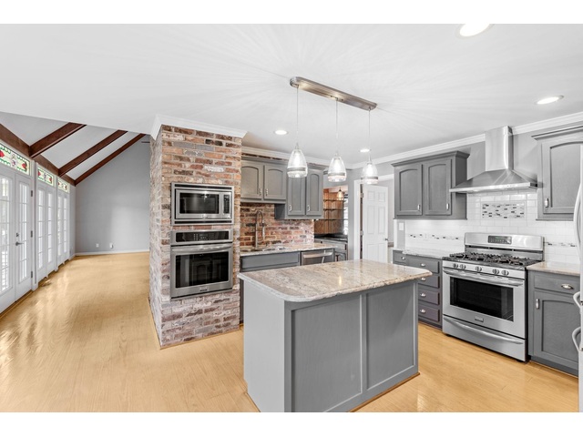 Photo of 317 E Killarney Lake