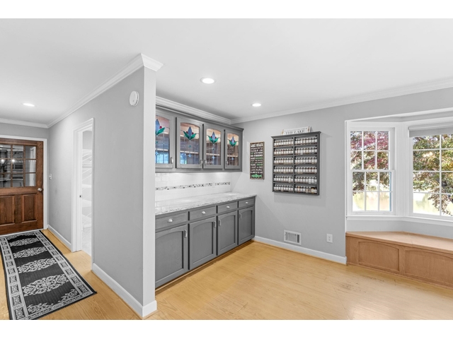 Photo of 317 E Killarney Lake