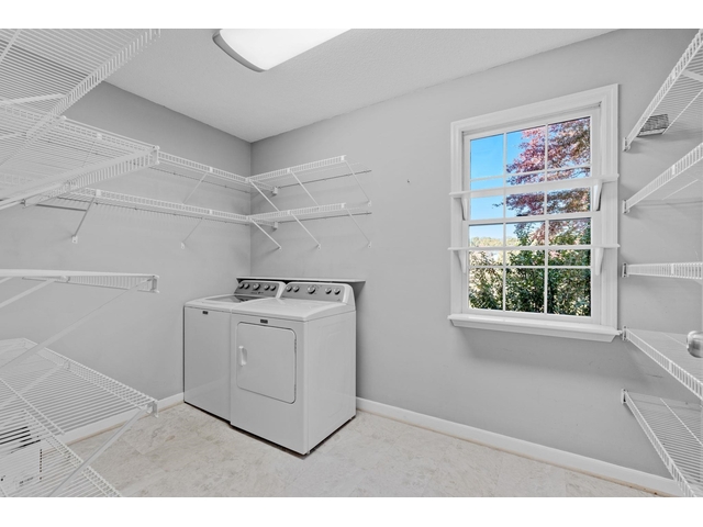 Photo of 317 E Killarney Lake