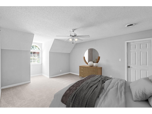 Photo of 317 E Killarney Lake