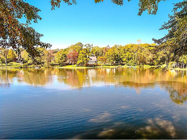 Photo of 317 E Killarney Lake