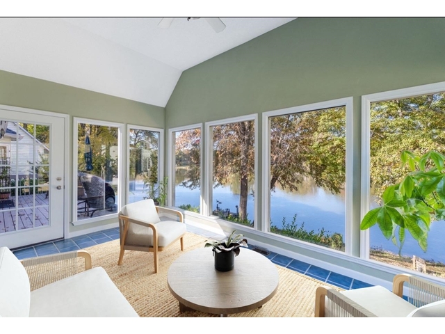 Photo of 317 E Killarney Lake