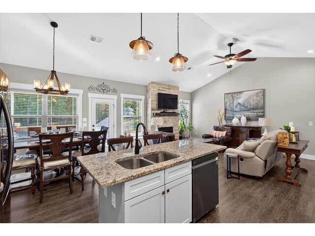 Photo of 953 Hanging Rock Road