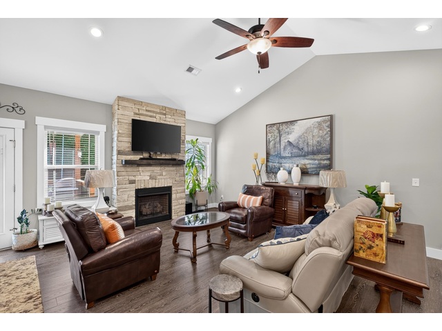 Photo of 953 Hanging Rock Road