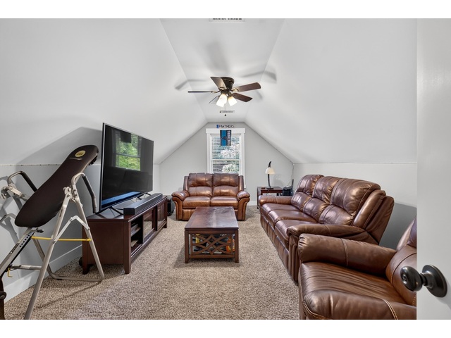 Photo of 953 Hanging Rock Road