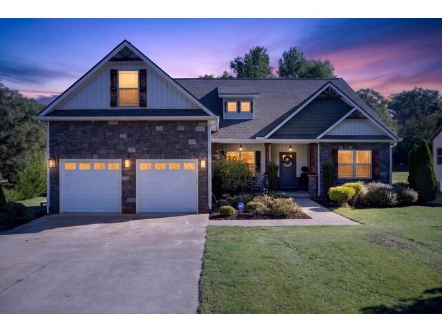 Photo of 953 Hanging Rock Road