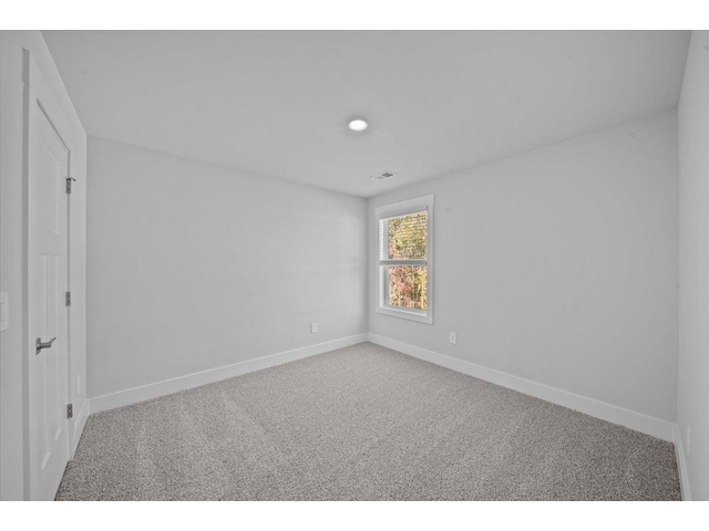 Photo of 302 Allingham Road