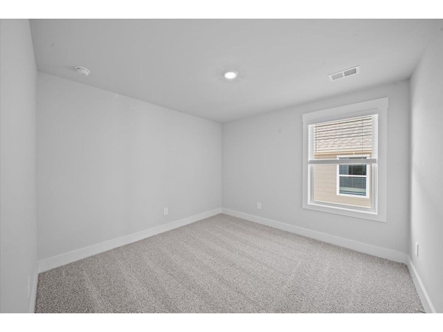 Photo of 302 Allingham Road