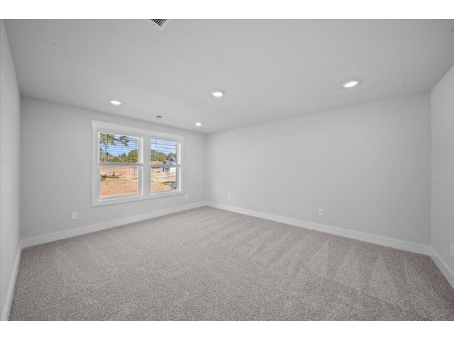 Photo of 302 Allingham Road