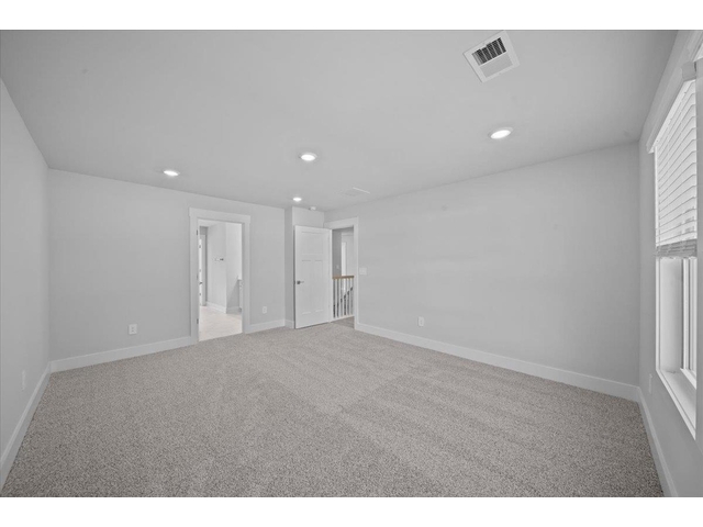 Photo of 302 Allingham Road