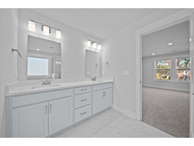 Photo of 302 Allingham Road