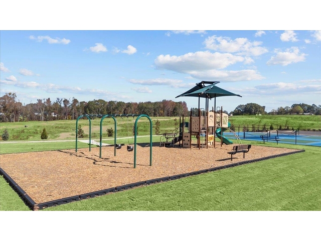 Photo of 302 Allingham Road