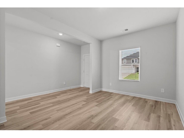 Photo of 567 Ward Wilson Trail