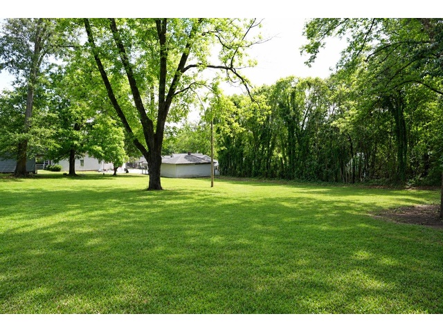Photo of 906 College Drive