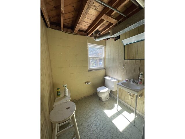 Photo of 305 W Hillcrest Drive Photo of 305 W Hillcrest Drive