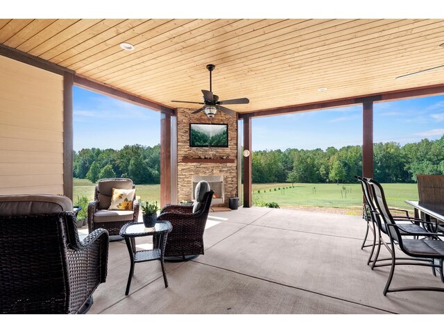 Photo of 1055 Cross Country Lane Photo of 1055 Cross Country Lane