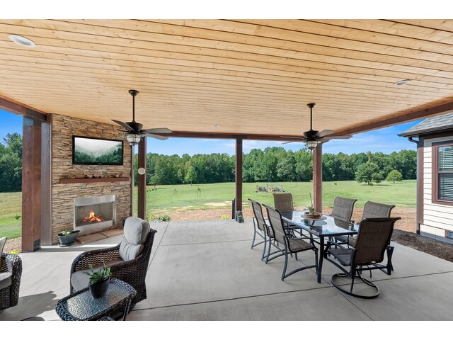 Photo of 1055 Cross Country Lane Photo of 1055 Cross Country Lane