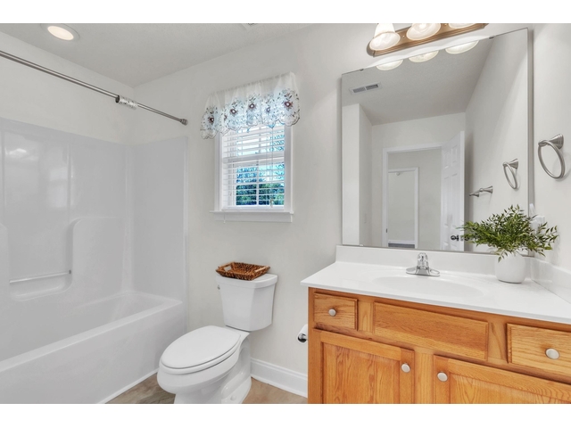 Photo of 110 White Oak Drive
