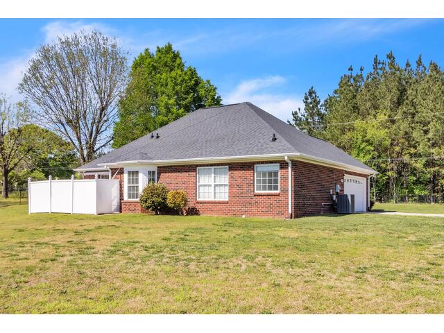 Photo of 110 White Oak Drive