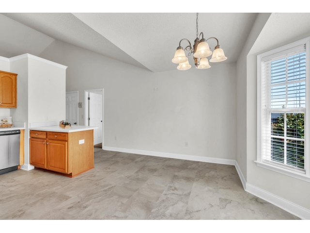 Photo of 110 White Oak Drive