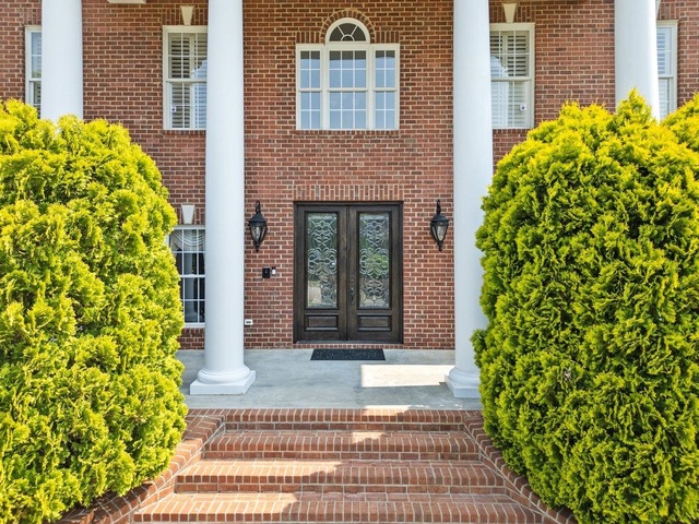 Photo of 201 Corinthian Drive Photo of 201 Corinthian Drive